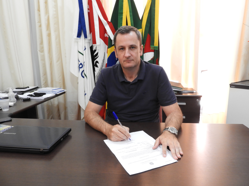 Prefeito Municipal homologa licitações com investimentos de R$ 562.640,00